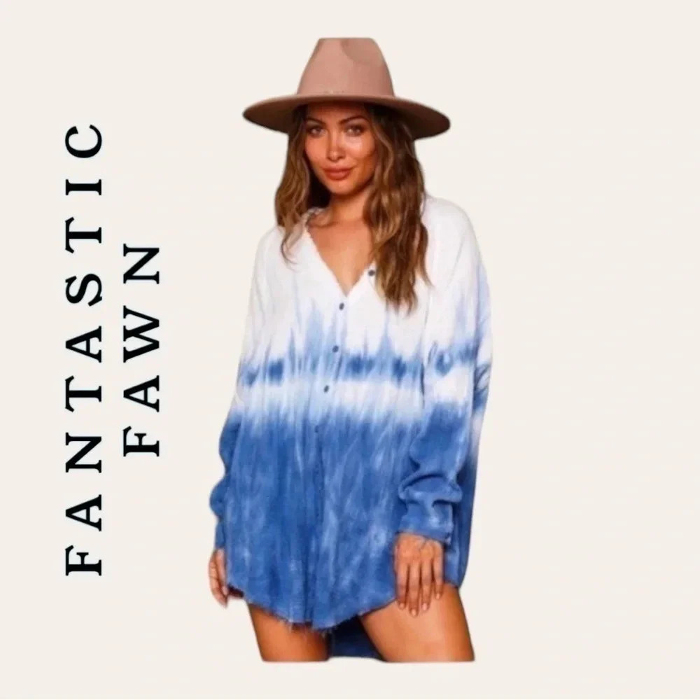 1067. FANTASTIC FAWN TAKE IT EASY BLUE TIE DUE BUTTON DOWN TOP SIZE LARGE OVER